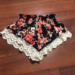 Floral shorts - forever 21